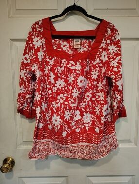 Red and White Floral Blouse Size 1X